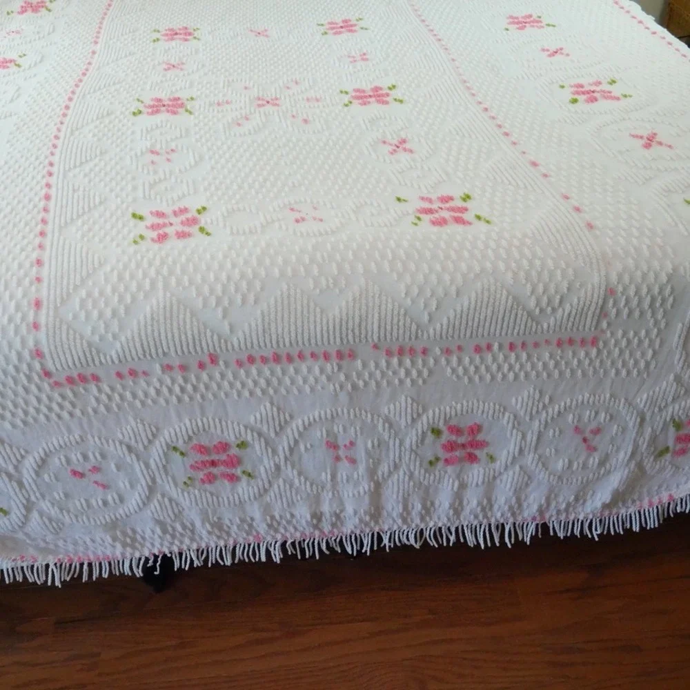 Vintage White Chenille Bedspread Pink Green Floral Tufted Fringe Twin 99x71